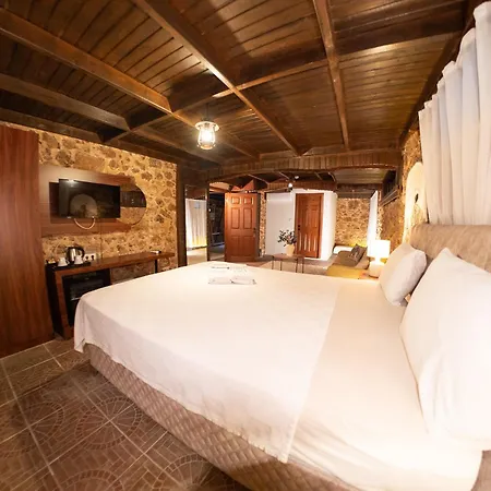 Casa Maria Hotel *