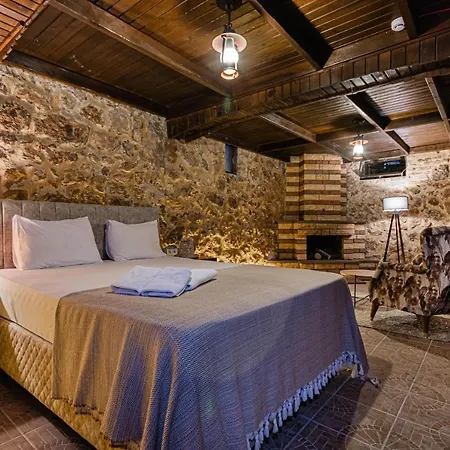 Casa Maria Hotel *