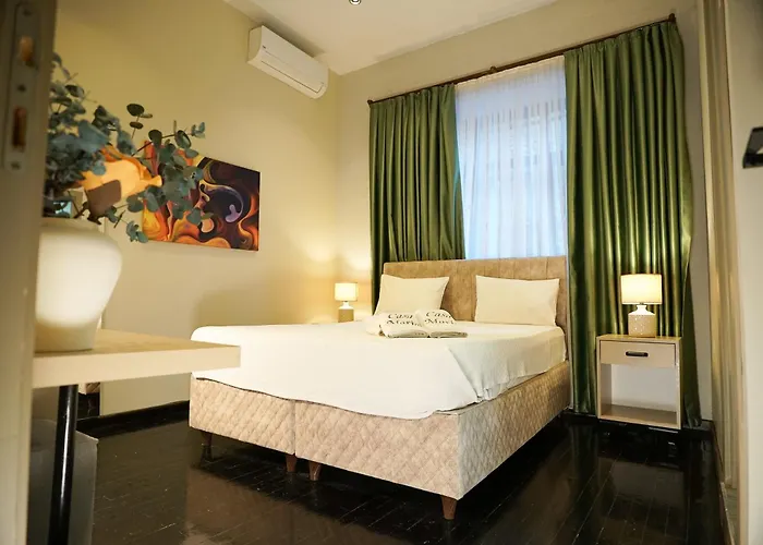 Casa Maria Hotel *
