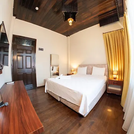 Casa Maria Hotel *